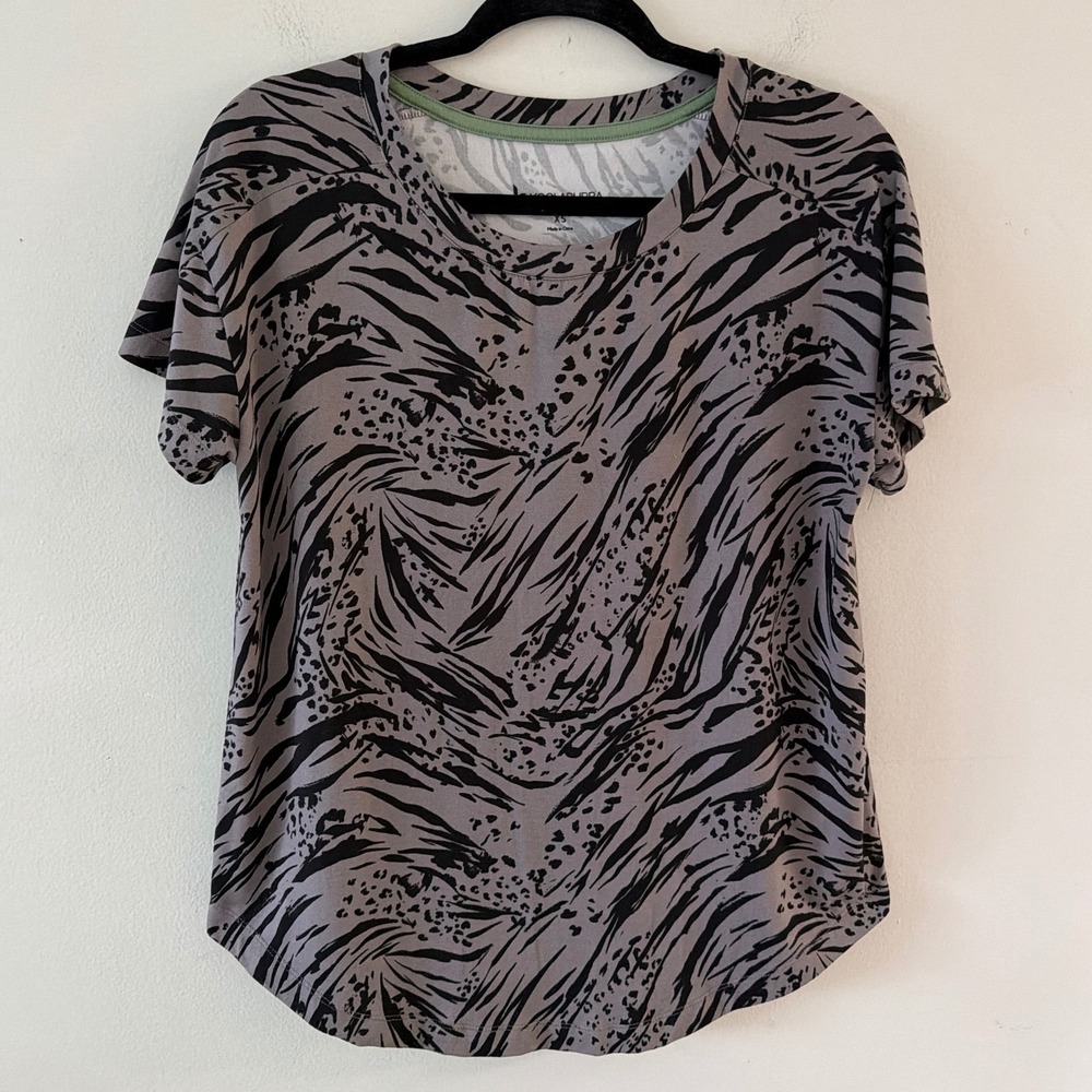 Koolaburra by UGG Womens XS oversized Animal Print Short Sleeve Top Gray Black